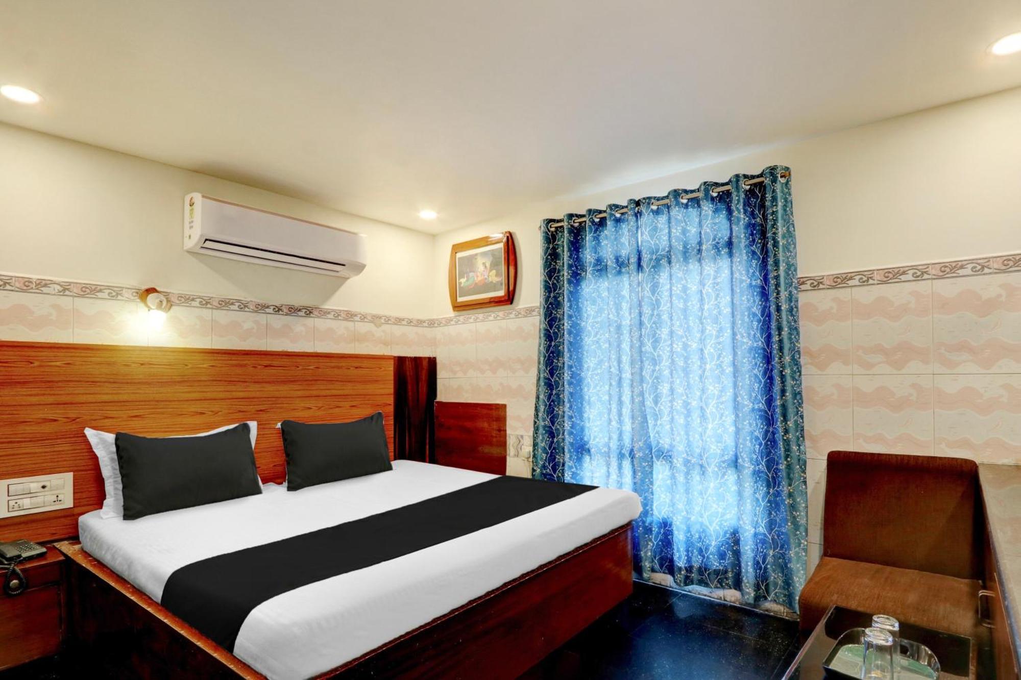Hotel O Hanuman Pet Near Railway Station Vijayawāda Buitenkant foto