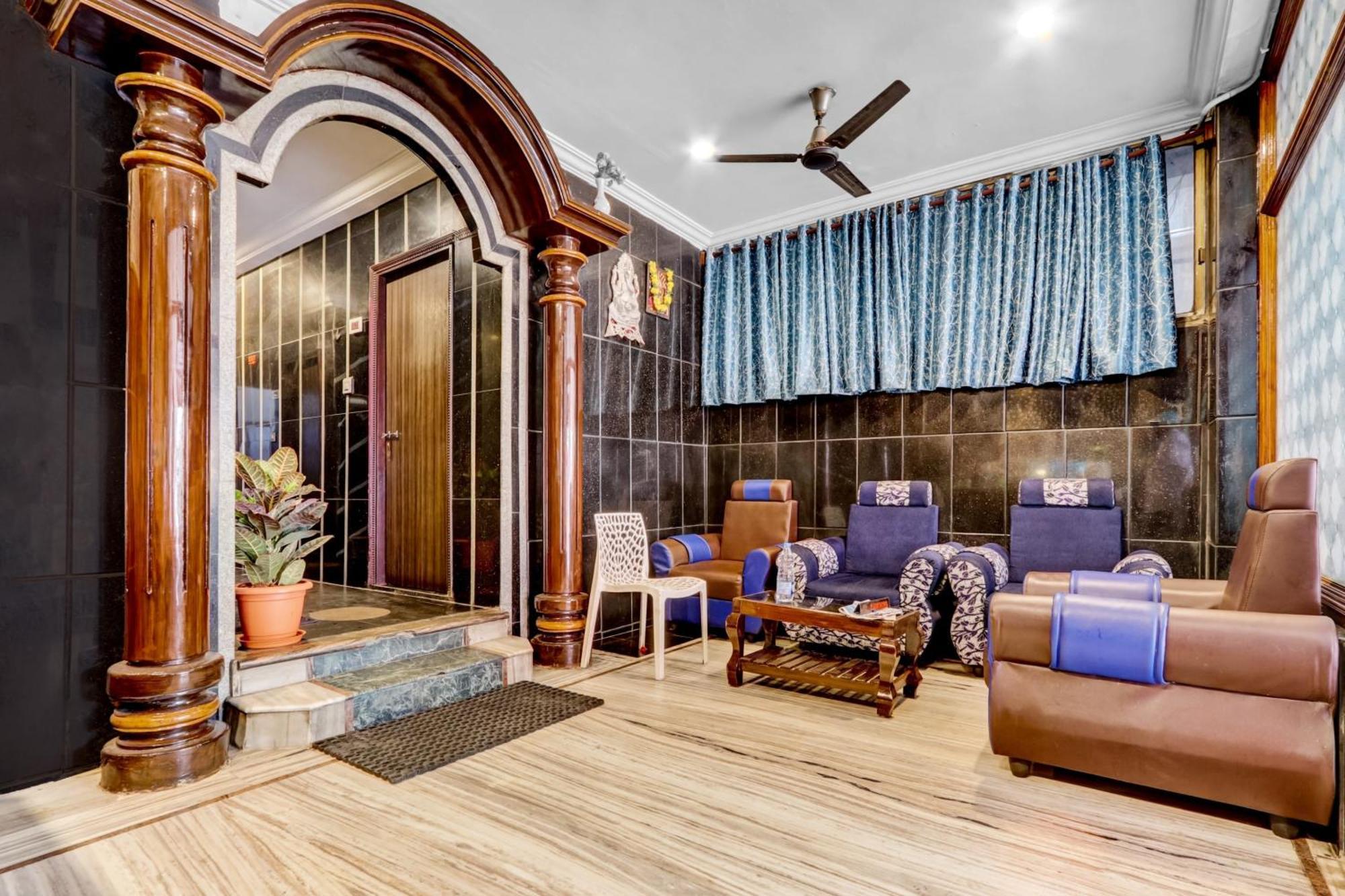 Hotel O Hanuman Pet Near Railway Station Vijayawāda Buitenkant foto