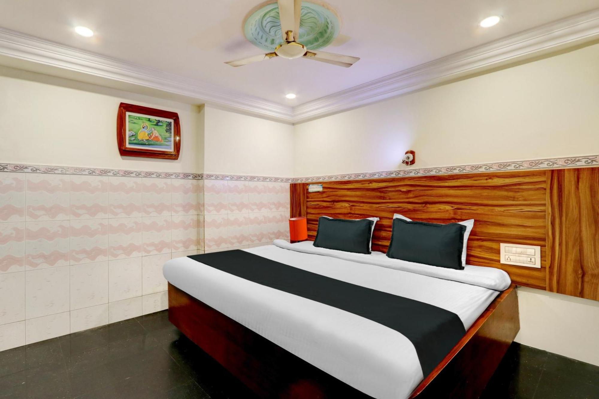 Hotel O Hanuman Pet Near Railway Station Vijayawāda Buitenkant foto